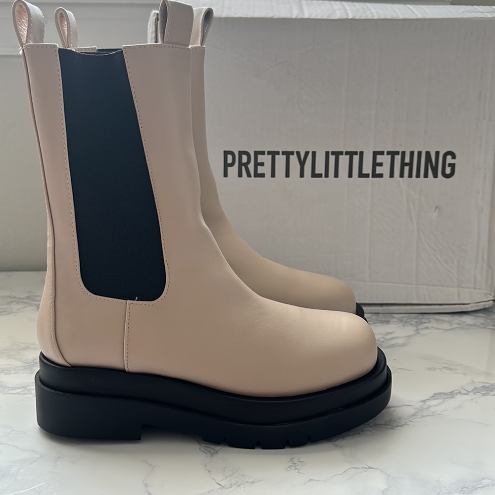 Chunky platform ankle boot.